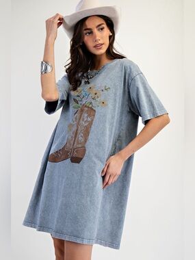 🩷B2-3 2 Left! Easel Plus Size Light Denim Blue Tee Dress with Brown Cowboy